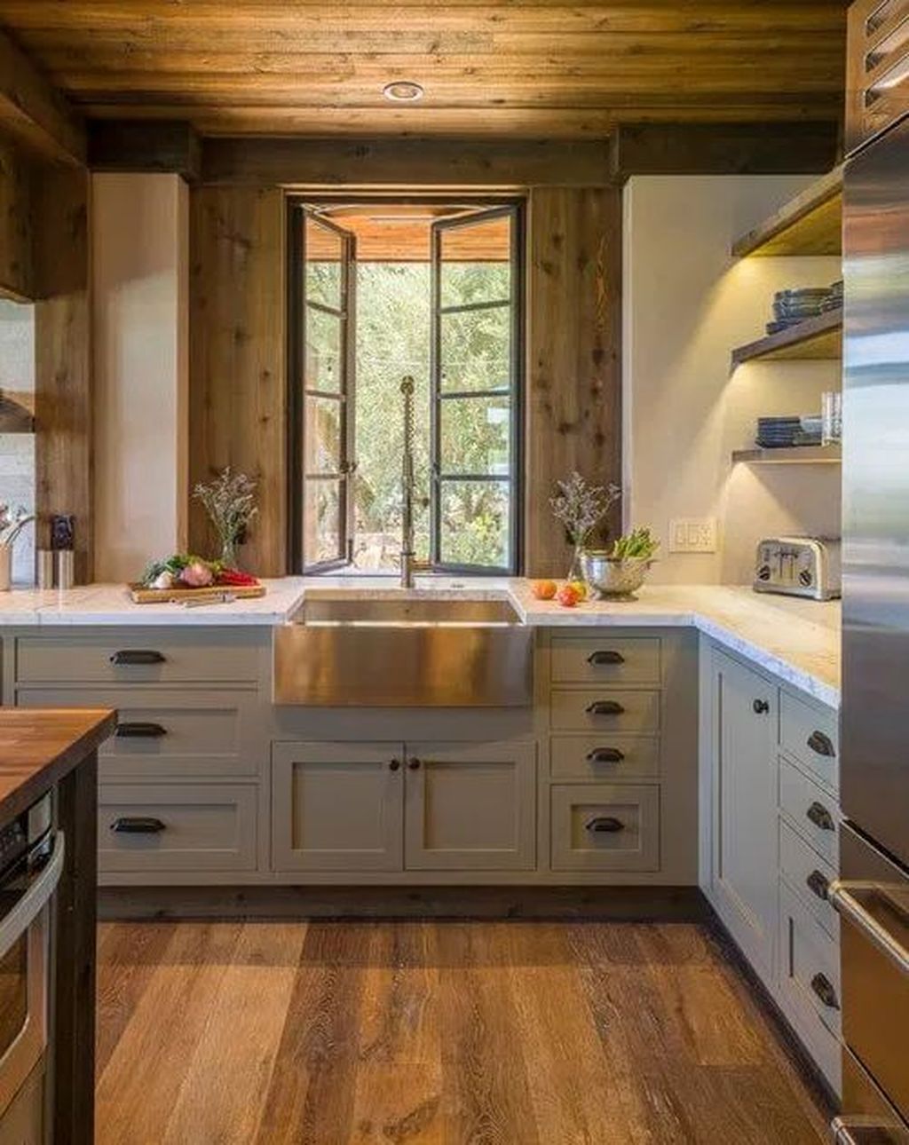 Nice Rustic Farmhouse Kitchen Cabinets Design Ideas 22 - HOMYHOMEE